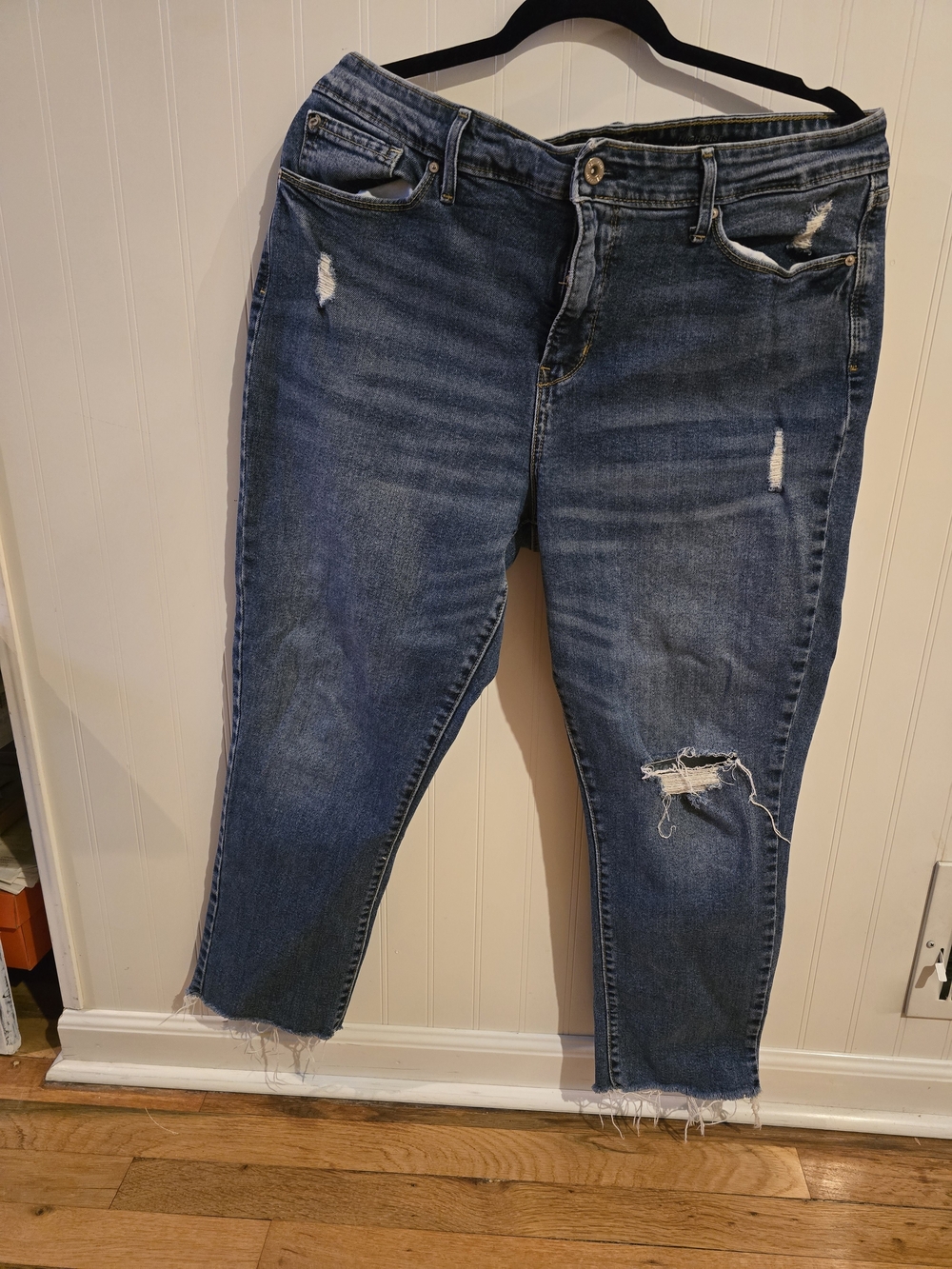 Levi's Distressed Dark Blue Ankle Crop Jeans